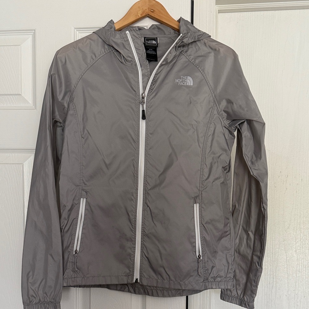 The North Face Men's Silver Windbreaker